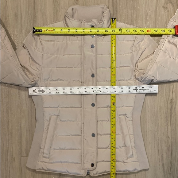 Classy Old Money Cream Beige Waist Cinching Puffer Jacket - Picture 3 of 6